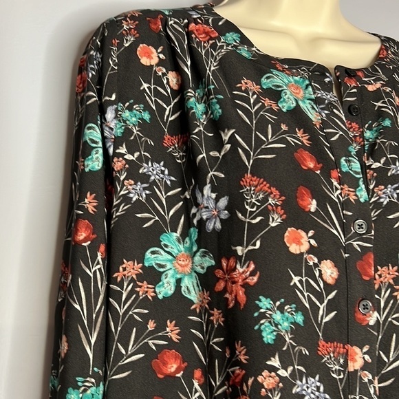 LOFT SMALL BLACK AND FLORAL MIDI LONG SLEEVED DRESS - Picture 2 of 9